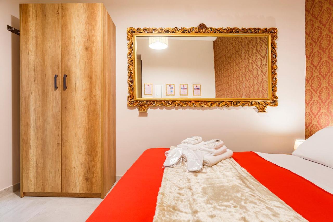 Spinacorona Room Naples Extérieur photo
